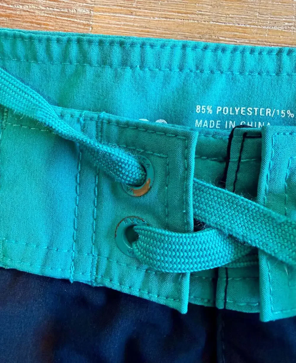 RVCA Performance Stretch Black and Turquoise Boardshorts Size 30